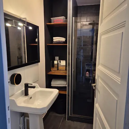 Appt Lumineux F3 Quartier Calme Апартаменты *